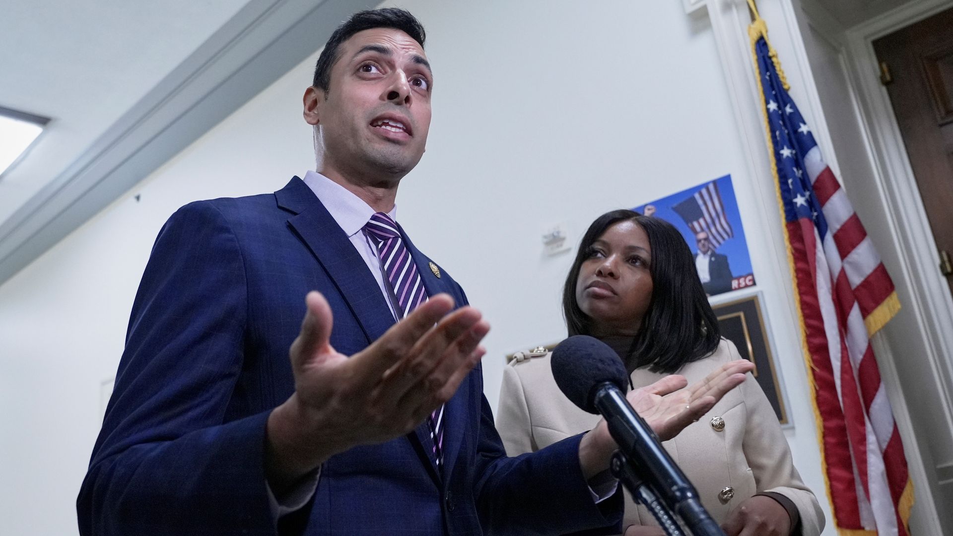 Andrew ‘clearly has knowledge’ on Epstein, US politician claims