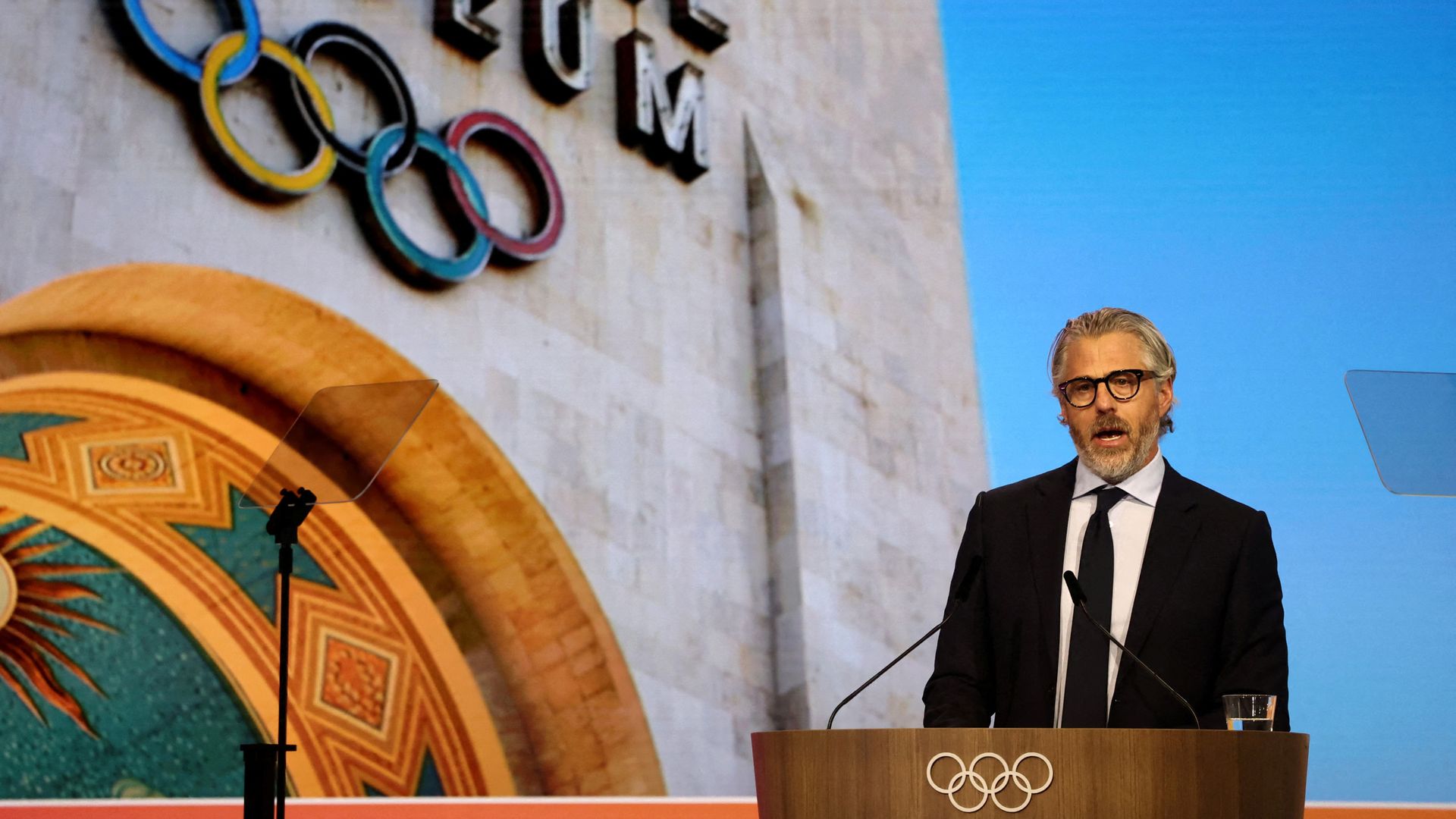 Los Angeles 2028 Olympics chief to sell talent agency after Maxwell backlash
